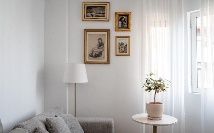 Apartament superb 4 camere. Piața Romană, 100 mp, vedere parc - Poză 1