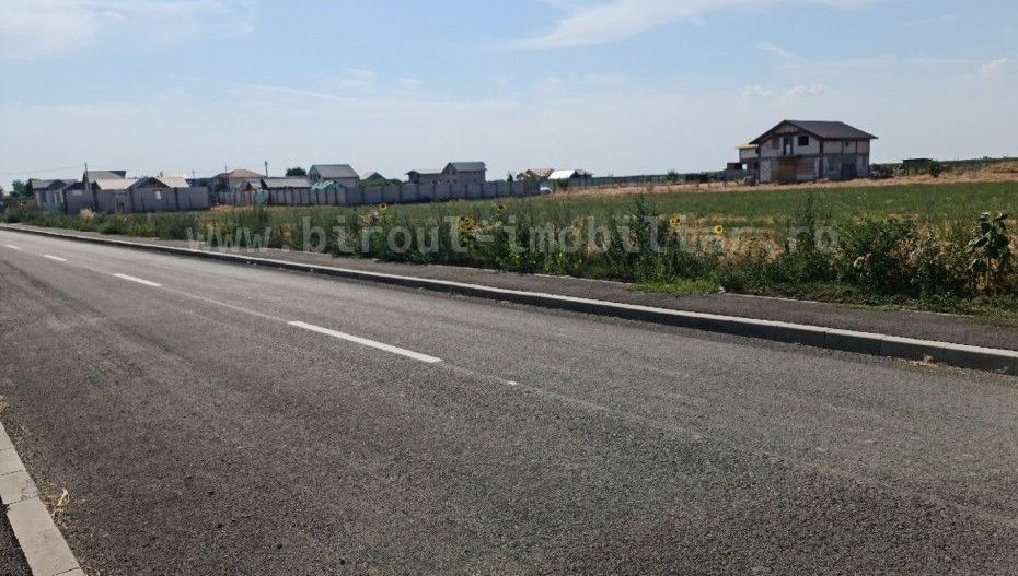 Vânzare Teren Intravilan pentru Casă/Vilă cu Toate Utilitățile, Stradă Asfaltata - Poză 4