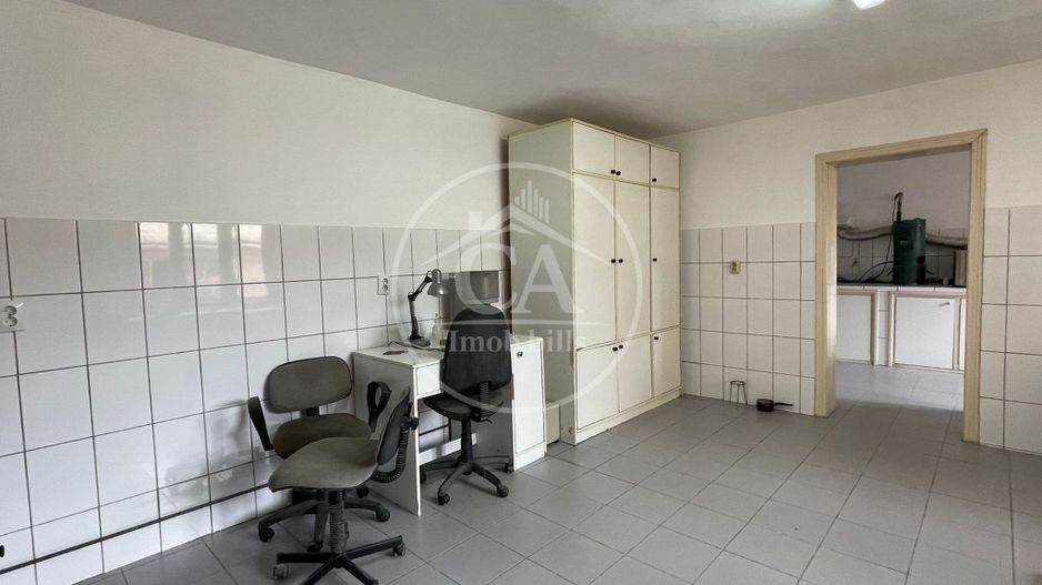 Casa de vânzare cu 8 camere de tip P+E+M in zona Rogerius, Oradea - Poză 5