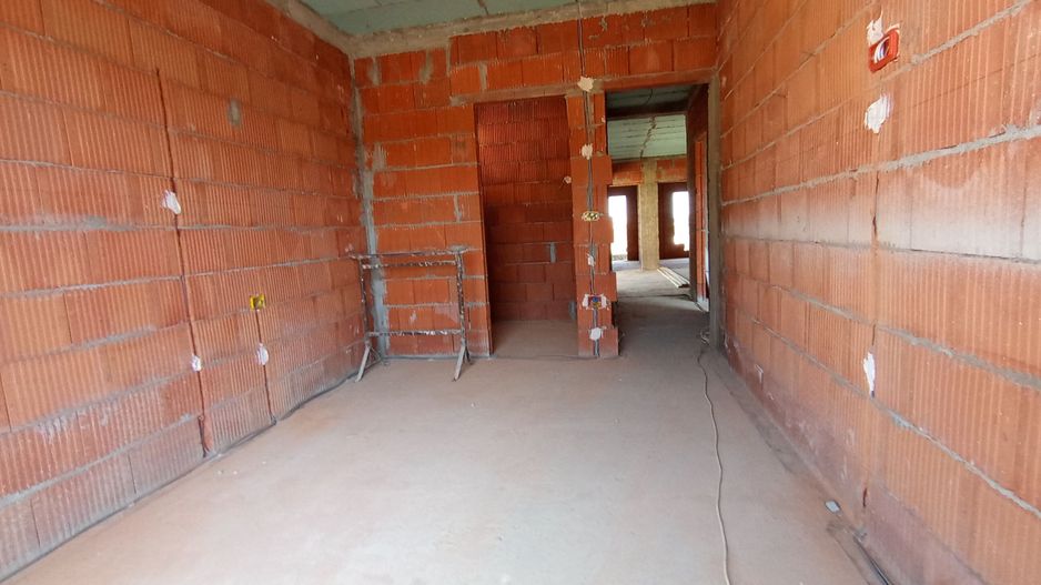 Sanandrei, Duplex pe Parter, 3 dormitoare, 2 Bai, Pozitie excelenta - Poză 6