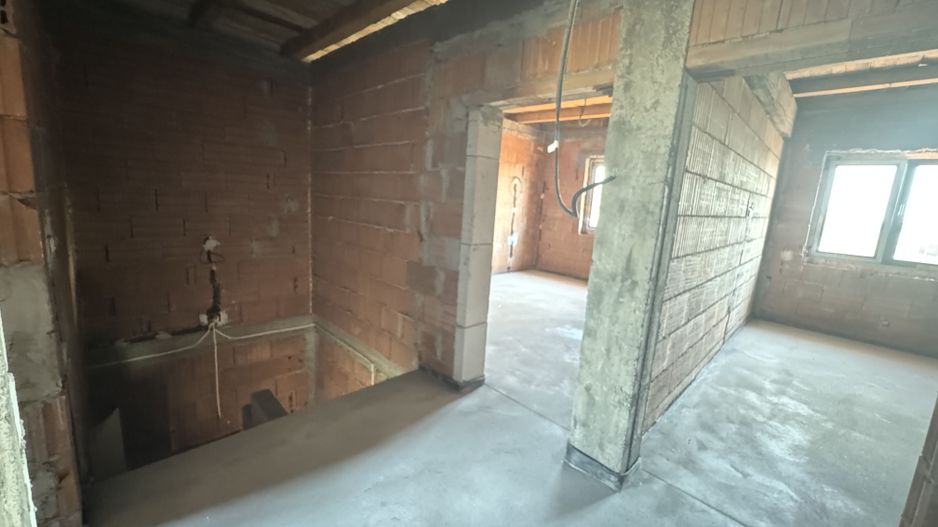 Sacalaz, 1/2 Duplex P+M, 4 Camere,2 Bai,Terasa Acoperita - Poză 9