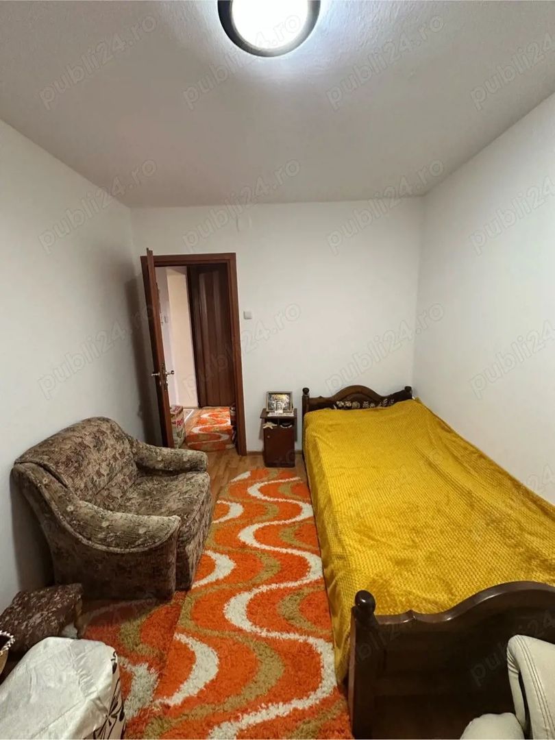 BRASADAS vinde ap 2 cam cu balcon etaj 2/3 Botizului. - Poză 1