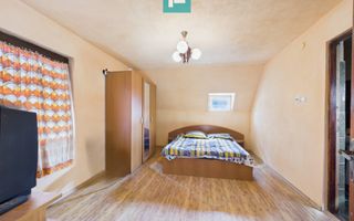 Casă și centru comercial, în localitatea Lazuri - Poză 5