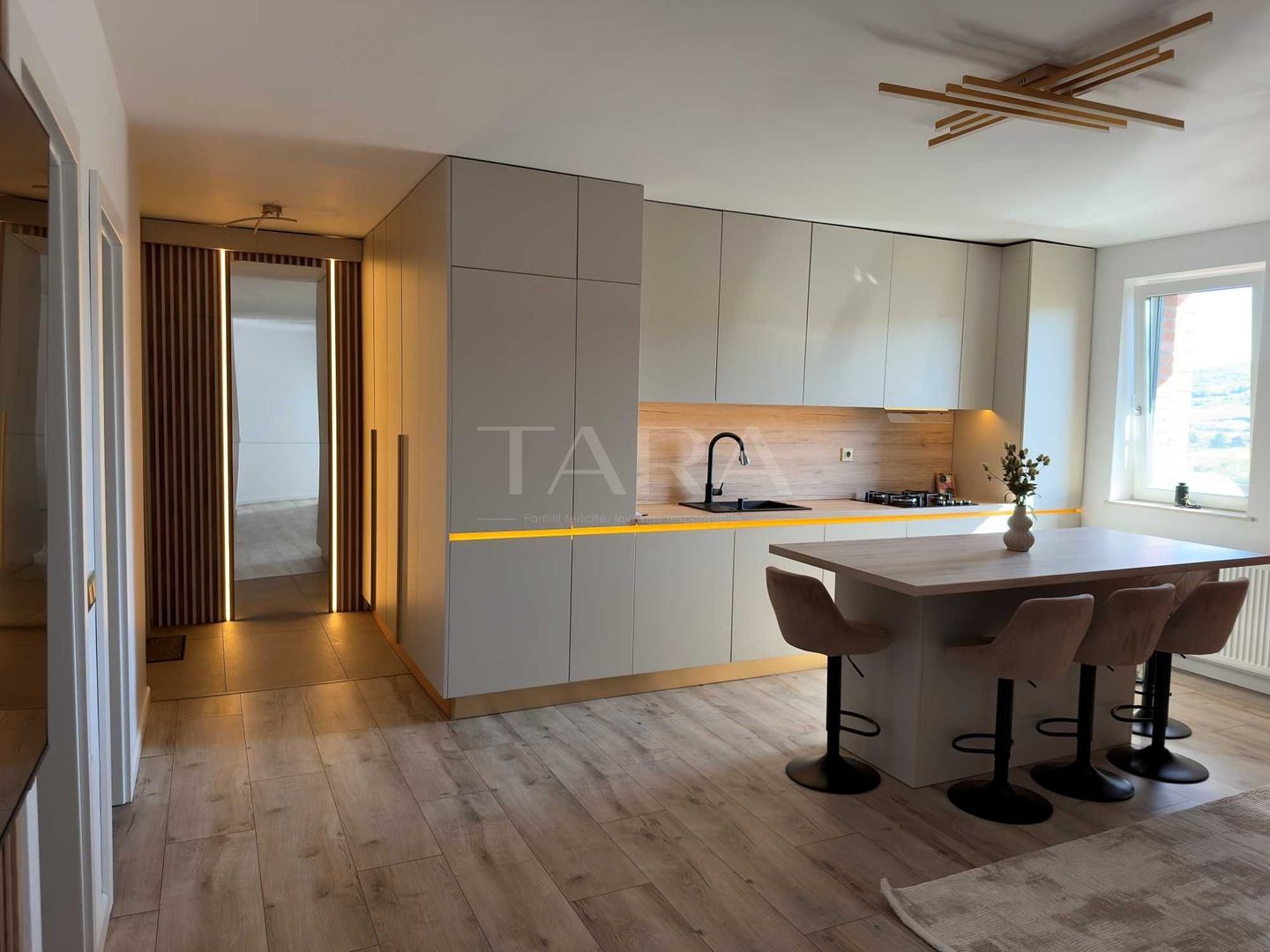 Apartament premium, 3 camere, 2 balcoane, 3 locuri de parcare. - Poză 1