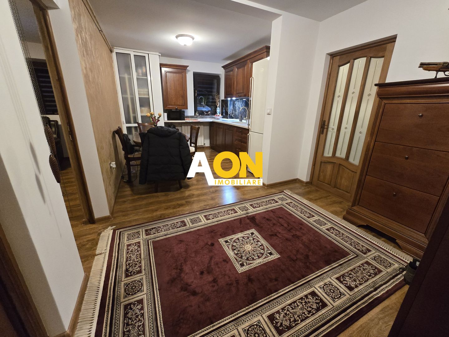 Apartament 2 Camere M-uri, Vedere spre Catedrala, Complet Renovat - Poză 1