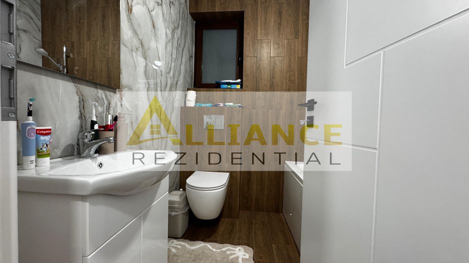 Vila de vanzare-5 camere-3 bai-500 M de STV - Poză 24