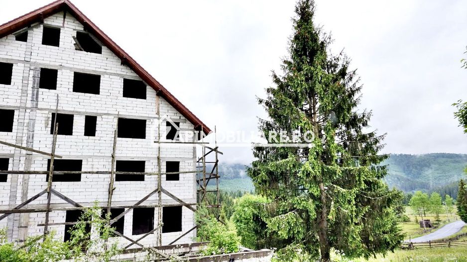 Pensiune 25 camere,1 restaurant,1 sala sedinte 2.000mp teren - Poză 6