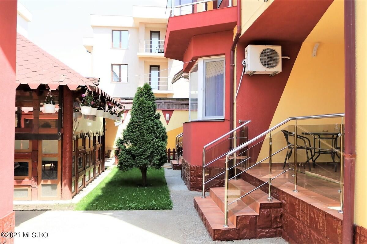 Mamaia Nord - Langa Mare, pensiune la cheie, 11 camere, 9 bai! - Poză 32
