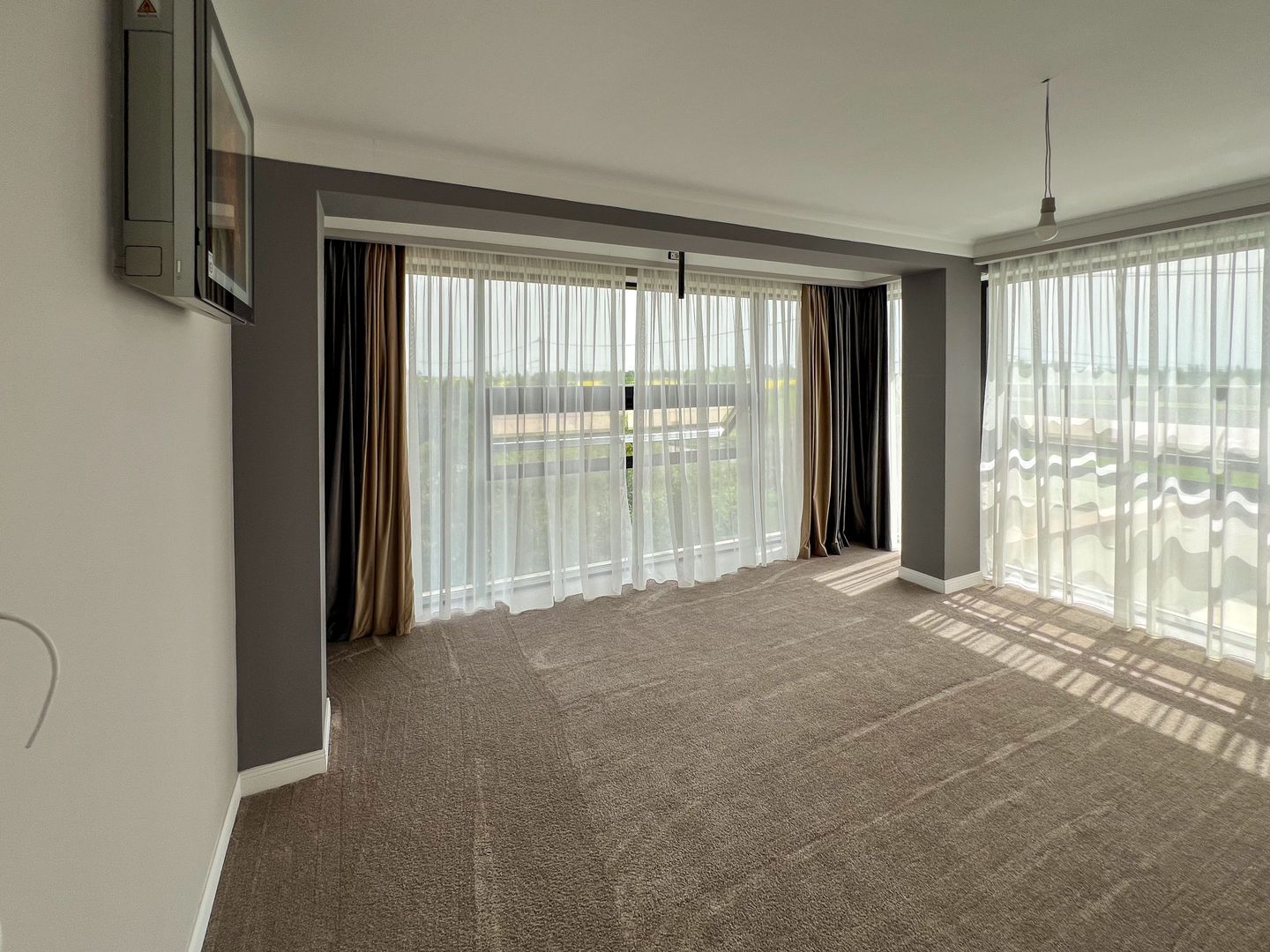 Ready to move  |  Vila premium cu piscina și jacuzzi încălzite - Poză 42