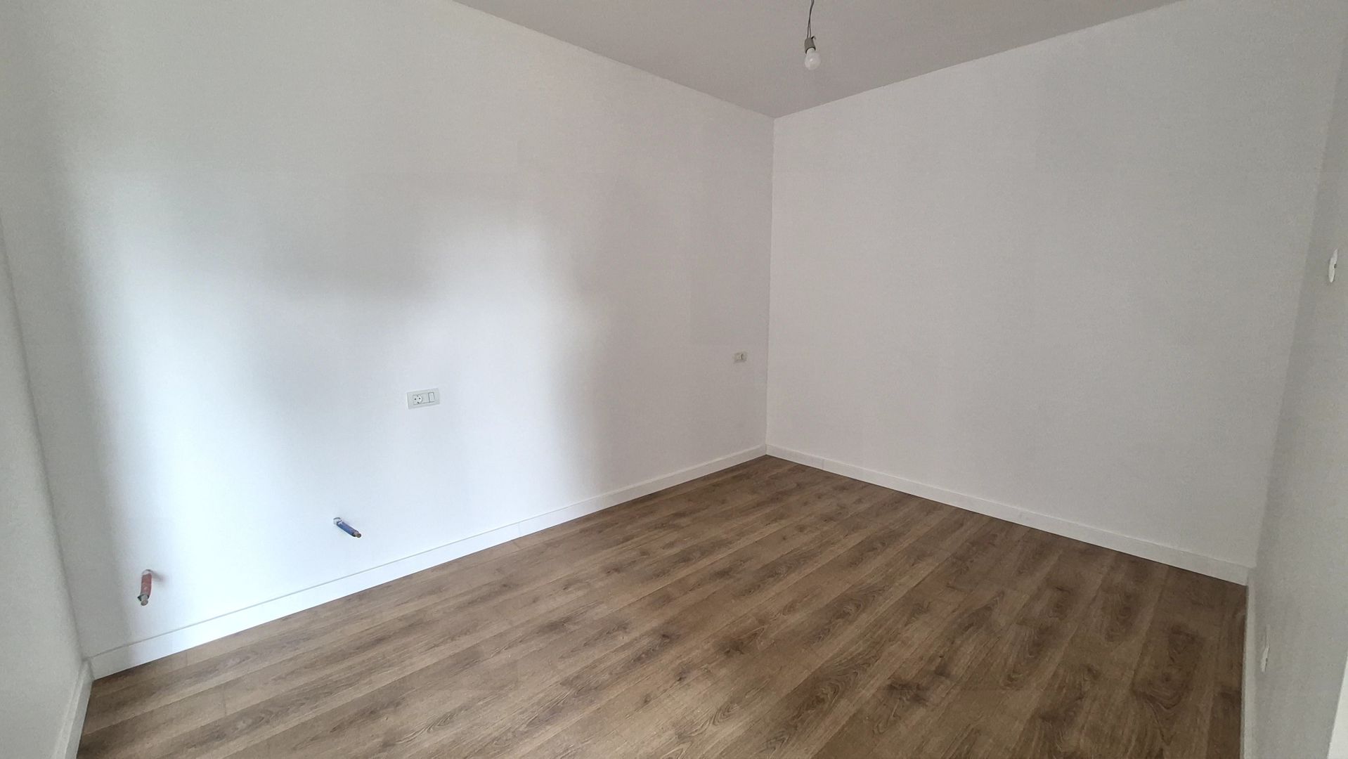 Apartament cu 2 camere 48,90 mp + 21,90 mp terasele + loc de parcare - Busteni - Poză 5
