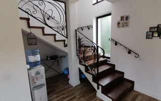 Casa moderna cu 4 camere, La  CHEIE in Poplaca - Poză 13