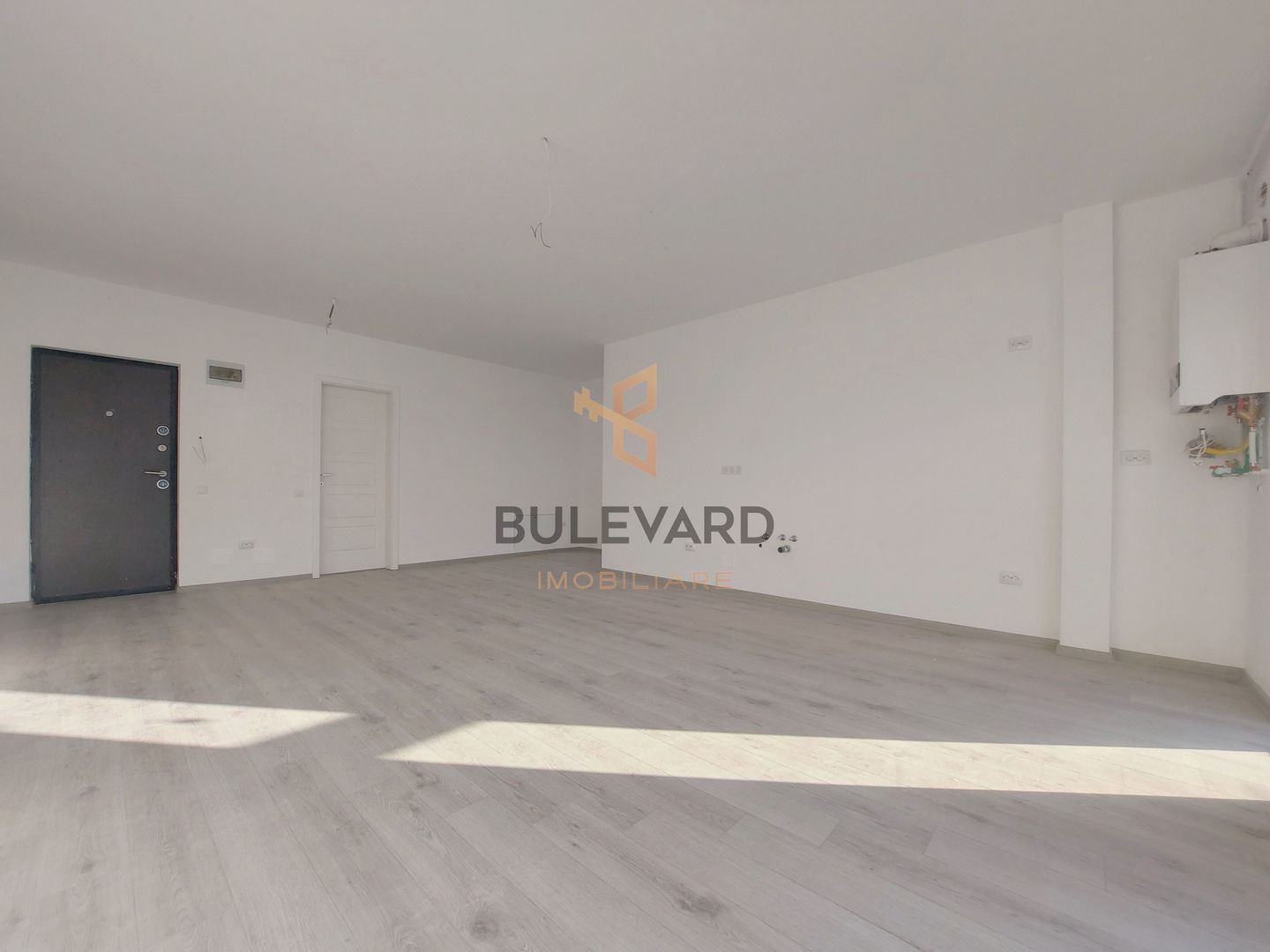 Apartament cu 3 camere/70 mp/finisat modern! - Poză 2