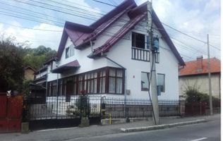 VILA 8 CAMERE, TEREN 272 MP, CENTRU CAMPULUNG