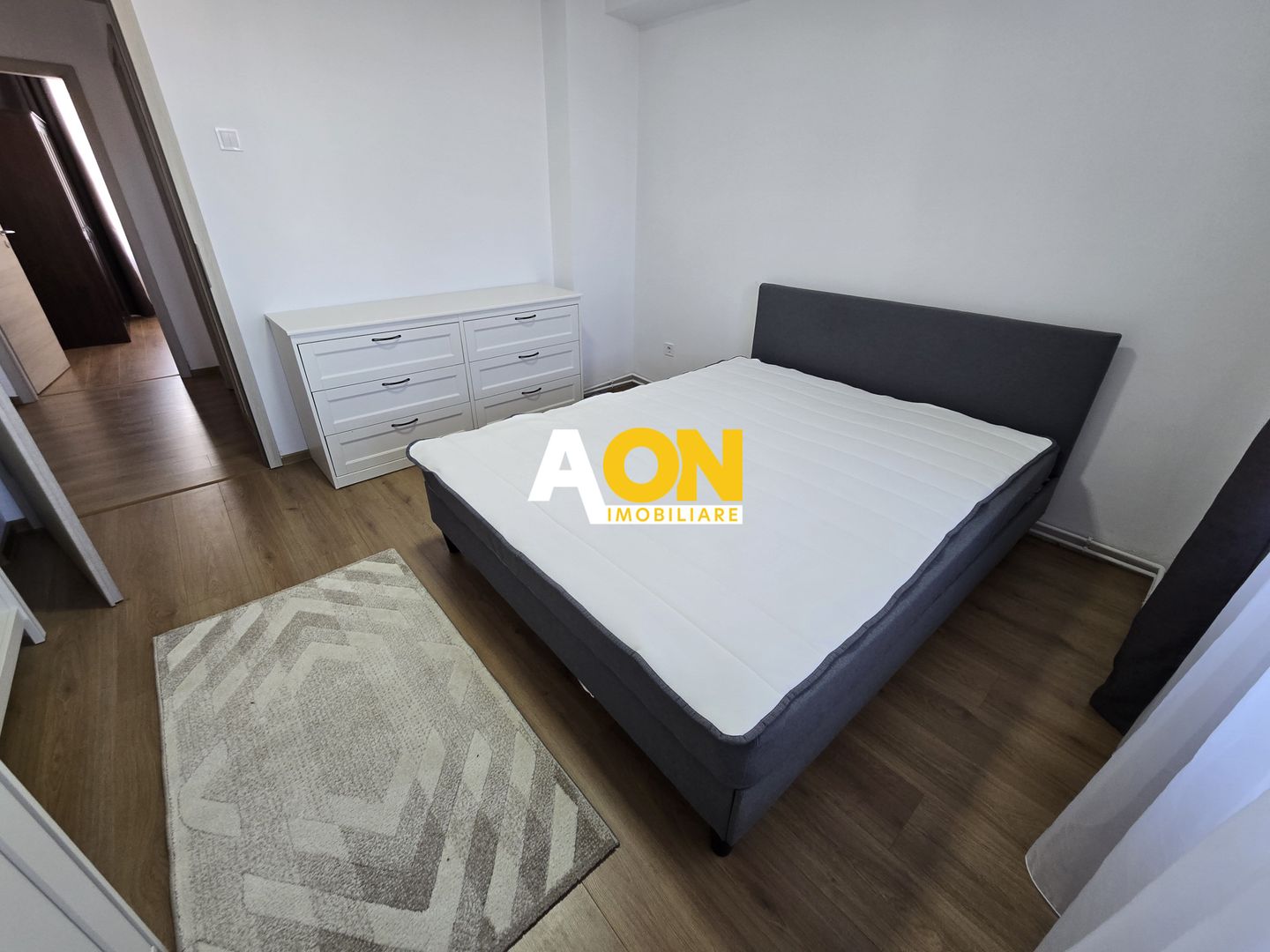 Apartament 4 Camere Finisat Mobilat, Bloc cu Lift - Poză 4