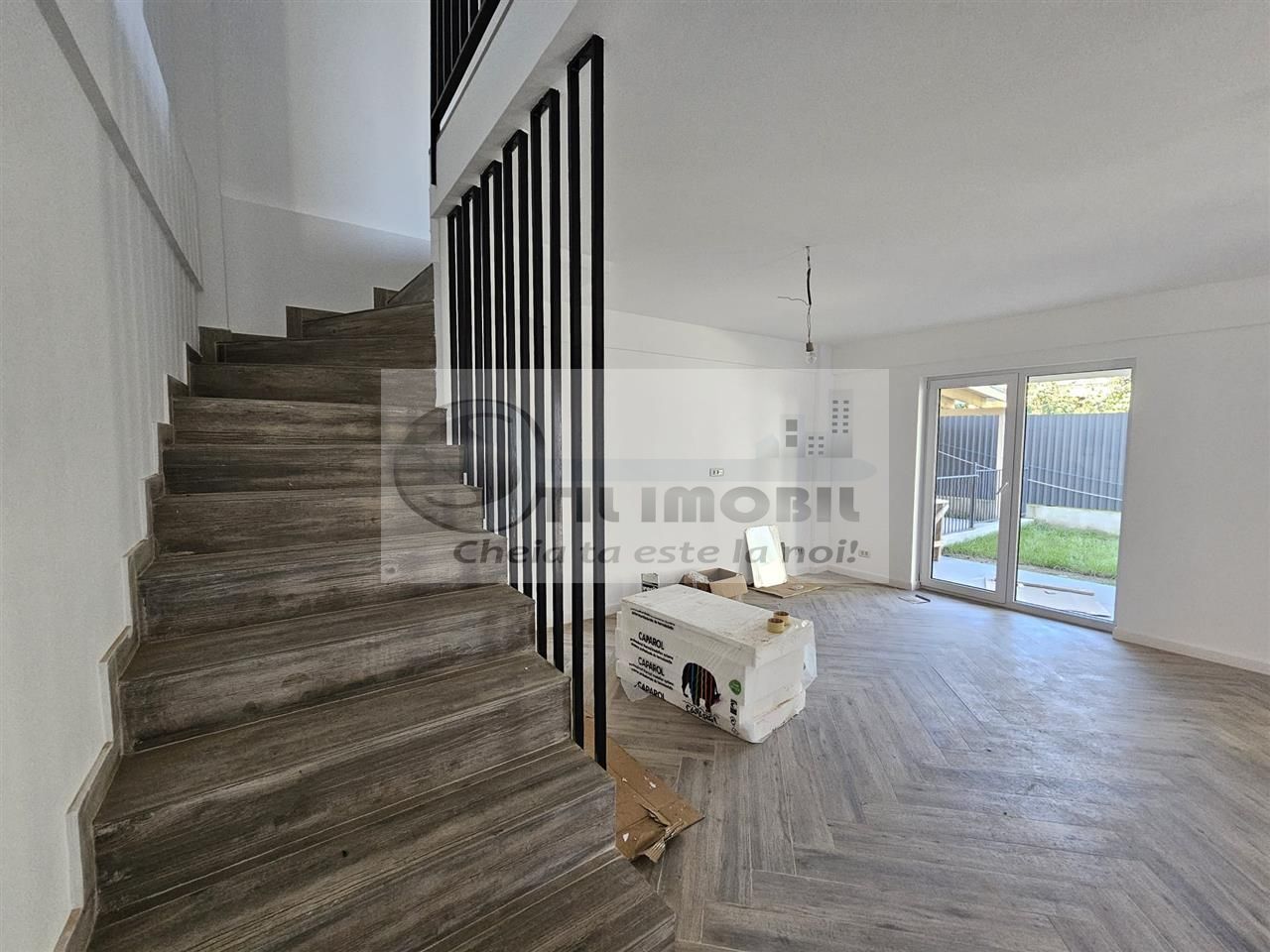 Apartament exclusivist dispus P+1E + curte 70mp - Poză 5