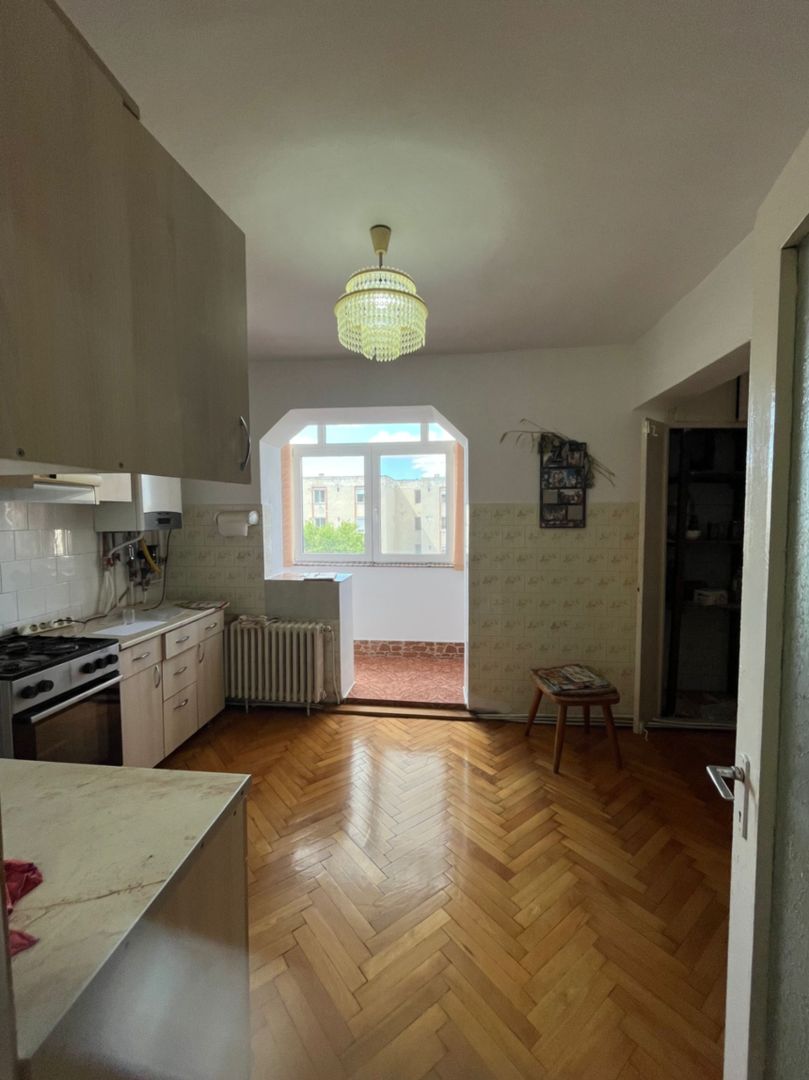 Apartament 4 camere 2 bai Central - Poză 4
