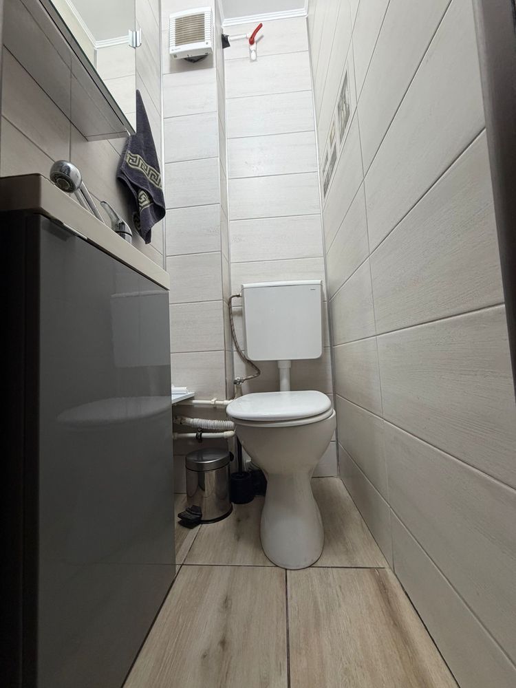 4 camere, 82 mp, parter, parcare, boxă, renovat, metrou la 400 m - Poză 8