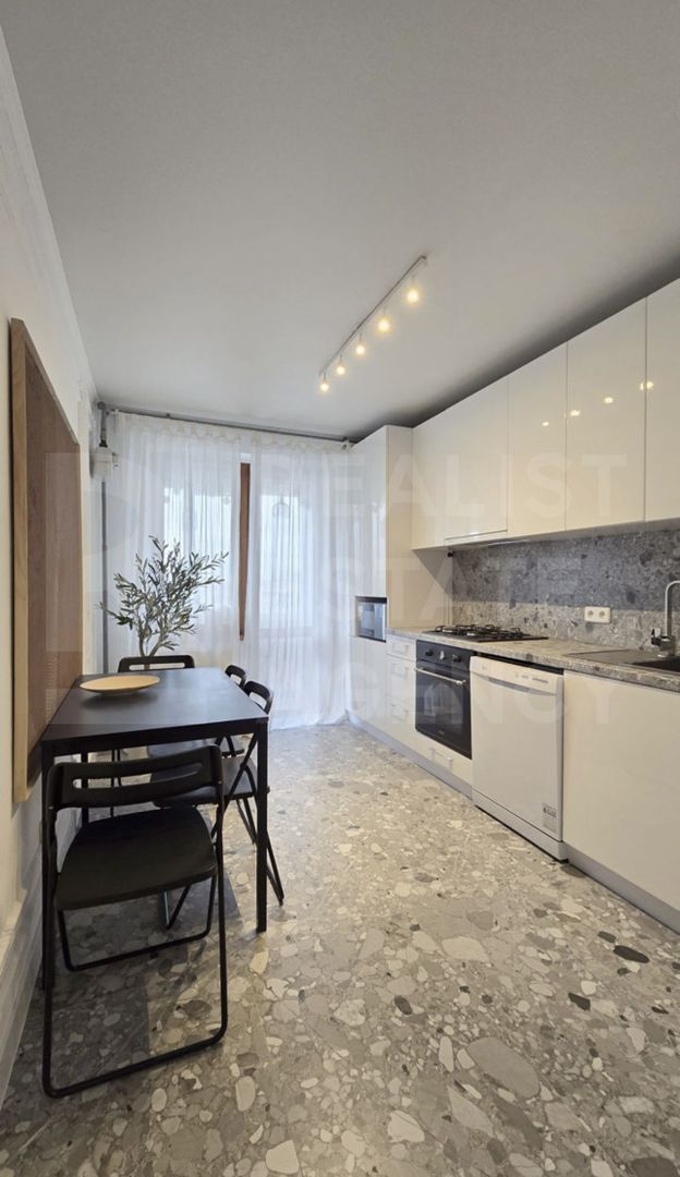 Chirie, apartament cu 4 camere, str. Cuza-Vodă, sectorul Botanica - Poză 10