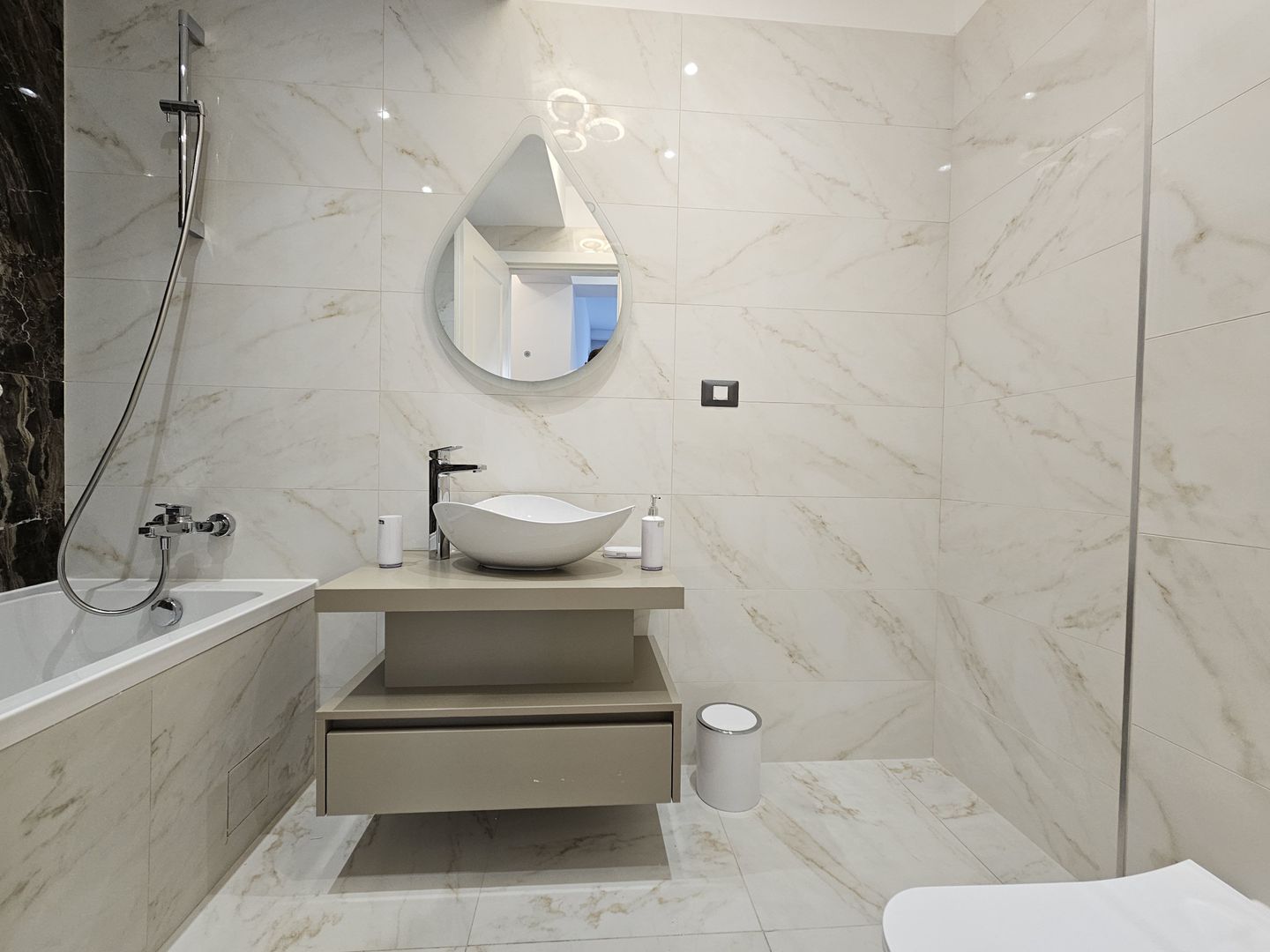 Apartament 4 camere Porsche Pipera de inchriat nou Lux - Poză 8