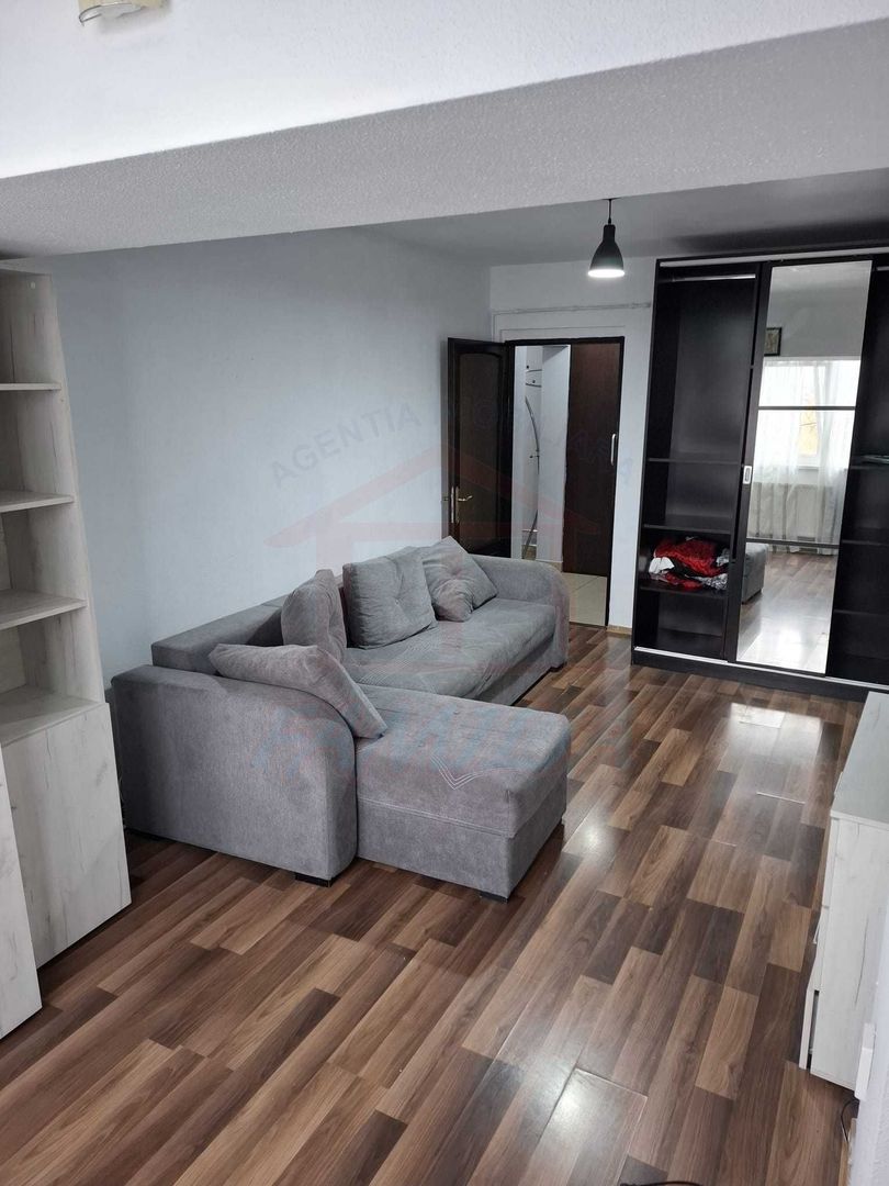 🏡.De închiriat 2 camere, Ultimul Leu, 400 eur/luna - Poză 1