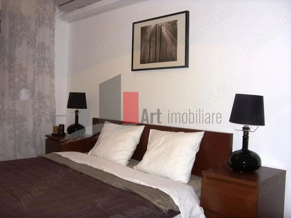 De vanzare apartament 3 camere apropiere Universitate - Poză 1