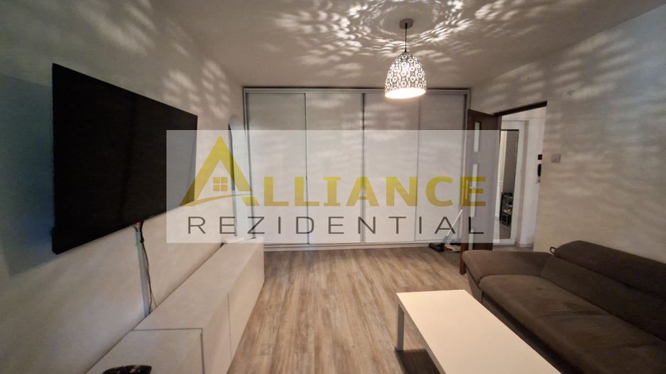 Oltenitei sector 4  Ap 2 Camere Et 1 - Poză 1