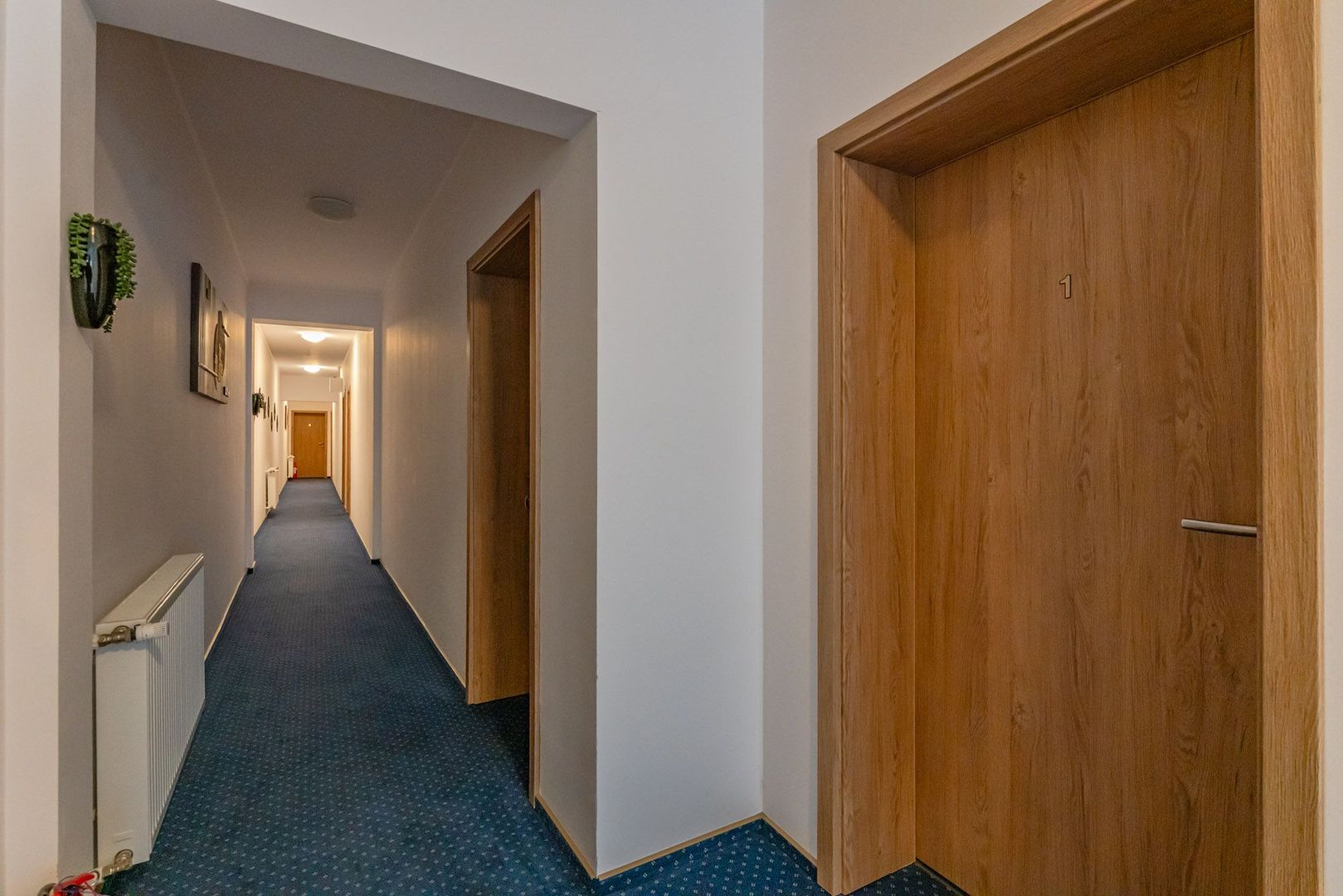 Pensiune Râșnov, 13 camere plus locuință proprietar, zonă Cetate - Poză 26