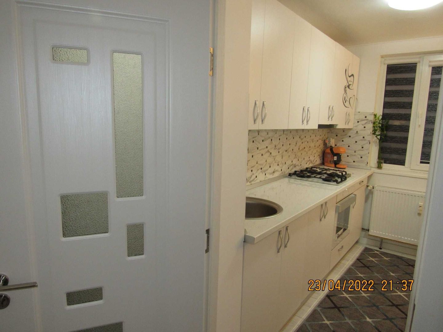 Apartament 3 camere ,  disponibil imediat, Metrou 1 Dec. 1918, Sect.3 - Poză 6