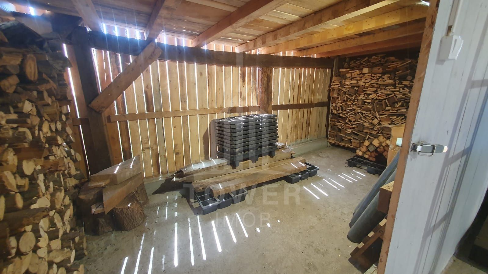 Casă spațioasă de vânzare în comuna Roșia .COMISION 0% - Poză 25