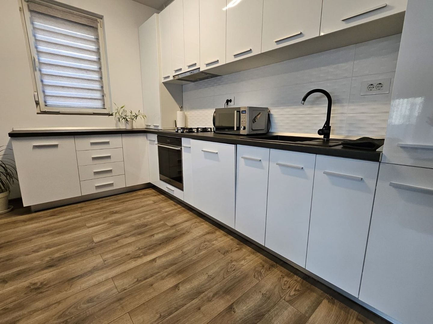 Torontalului | 2 camere + birou | 2 terase | Mobilat-Utilat | Loc de parcare - Poză 6