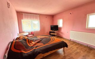 Casa spatioasa cu zona amenajata pentru ferma Cicarlau - Poză 16