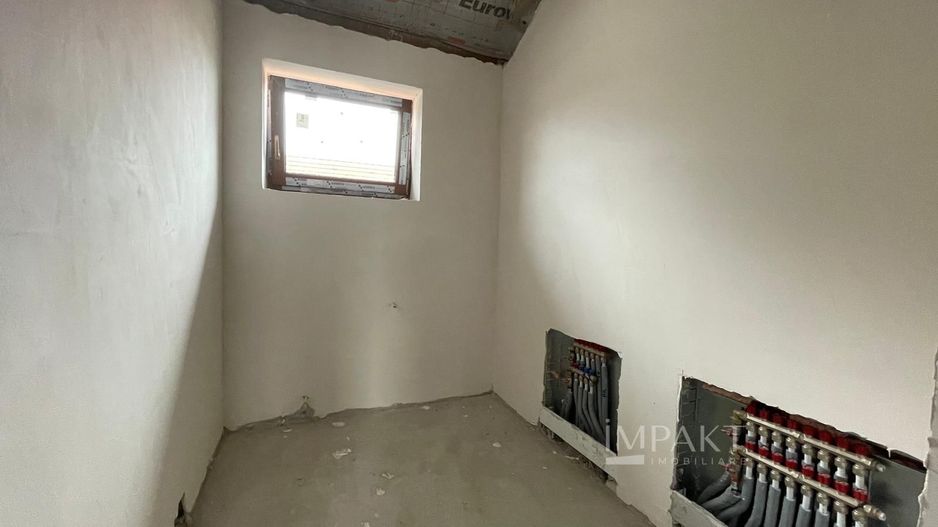 Casa spatioasa cu 1000 mp teren in Aiton - Poză 24