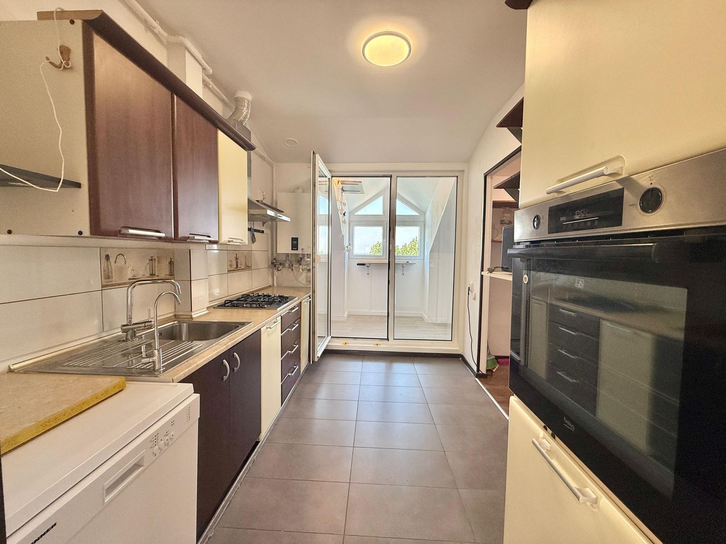 COSMOPOLIS - Apartament cu 2 camere si 2 terase, mobilat si utilat. - Poză 7
