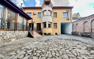 Casa de Închiriat Ultracentrala, 12 Camere, 10 Bai, 6 Parcari - Poză 13