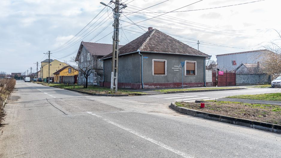 Casă de renovat cu 773 mp teren la preț de apartament - Poză 1