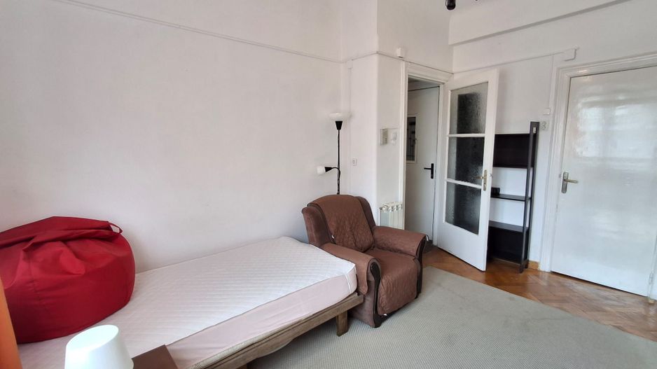 Garsoniera de vanzare  Zona Piata Romana - Poză 3