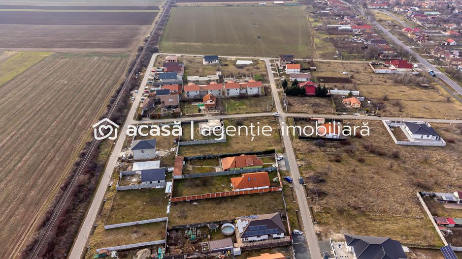 Teren generos, situat pe colt in cartierul nou din Calugareni - Poză 3