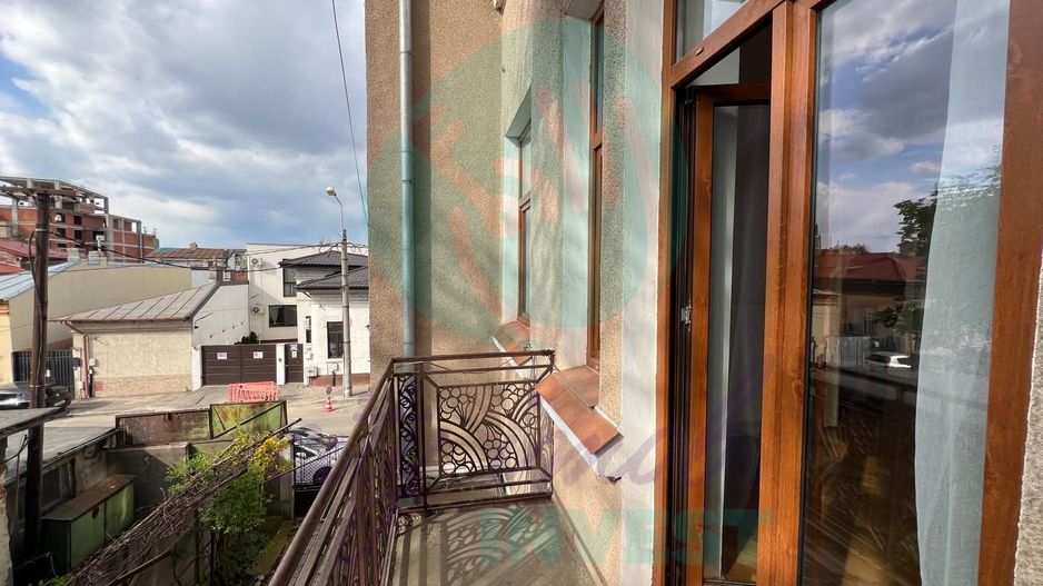 4 camere in Vila interbelica 106mp-Centrala proprie- Calea Calarasilor - Poză 13