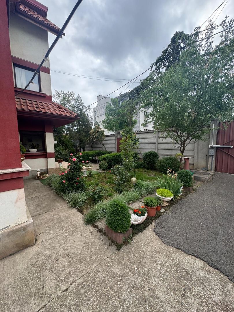 Casa de închiriat 7 camere Sector 4, ideal pentru clinica, gradinita - Poză 9