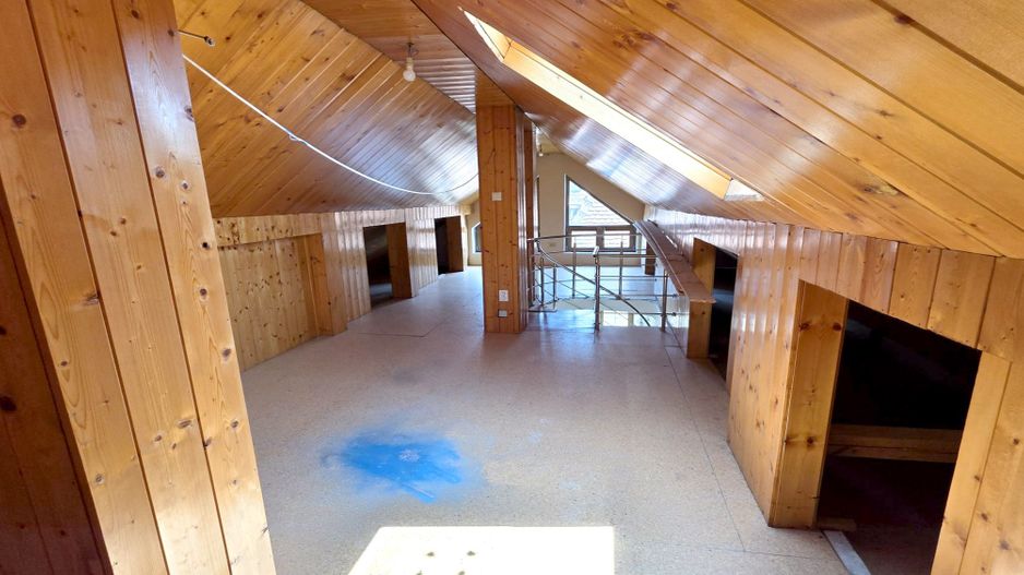 Delea Veche- Vila S+P+1E+Pod- 8 camere- 290 mp utili - Poză 8