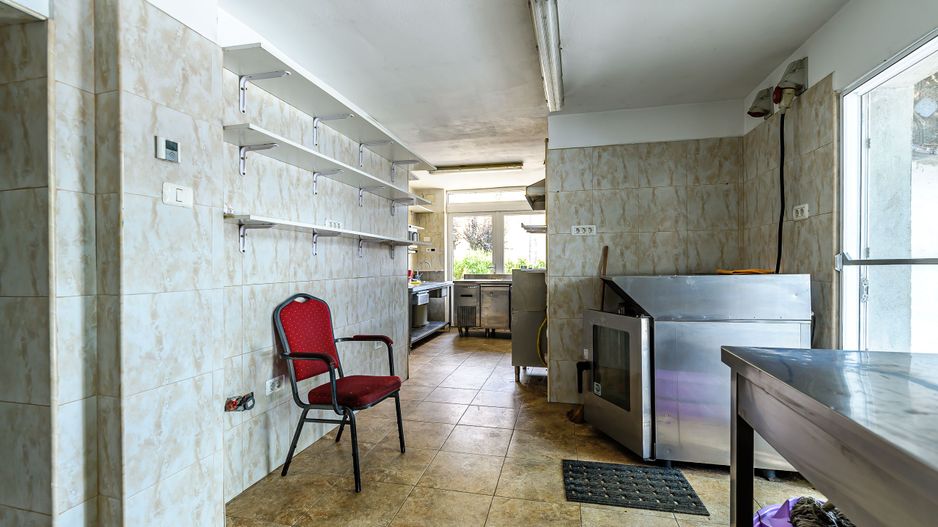 Spațiu economic, fast food mobilat și utilat complet. - Poză 3