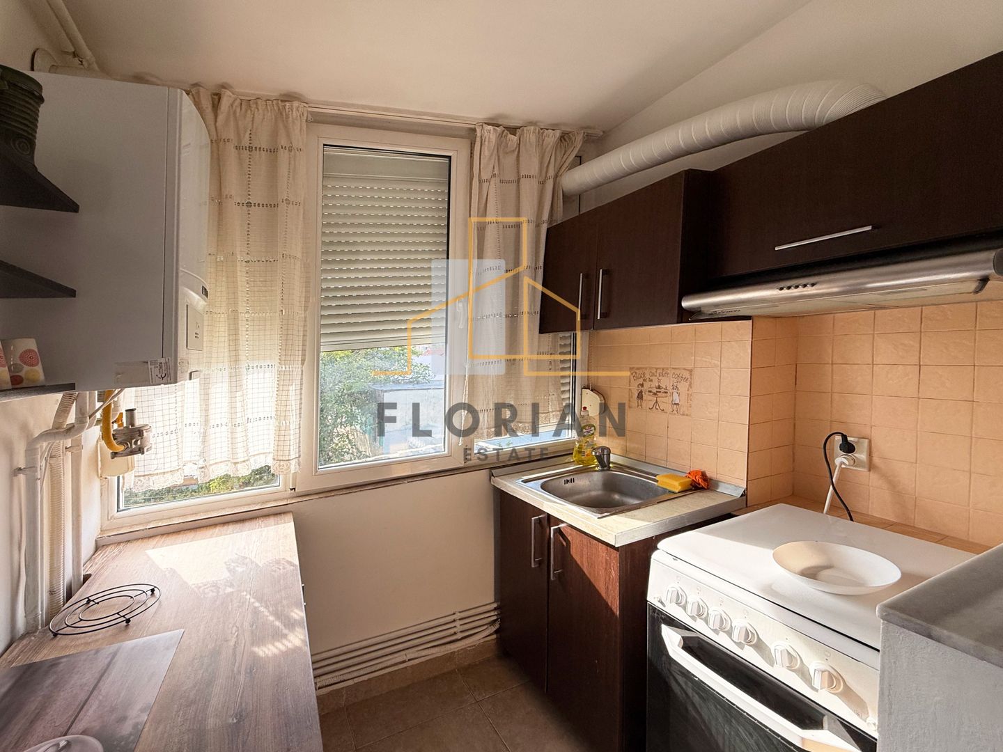 Apartament cu 3 camere, decomandat, 450 euro/ Calea Lipovei, Tm - Poză 11