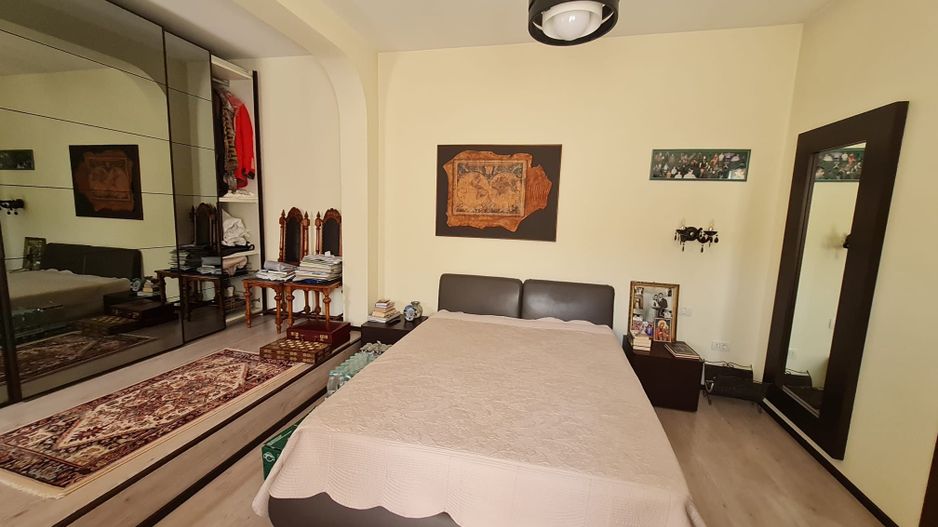 Vila deosebitǎ în zona centrala - Poză 10