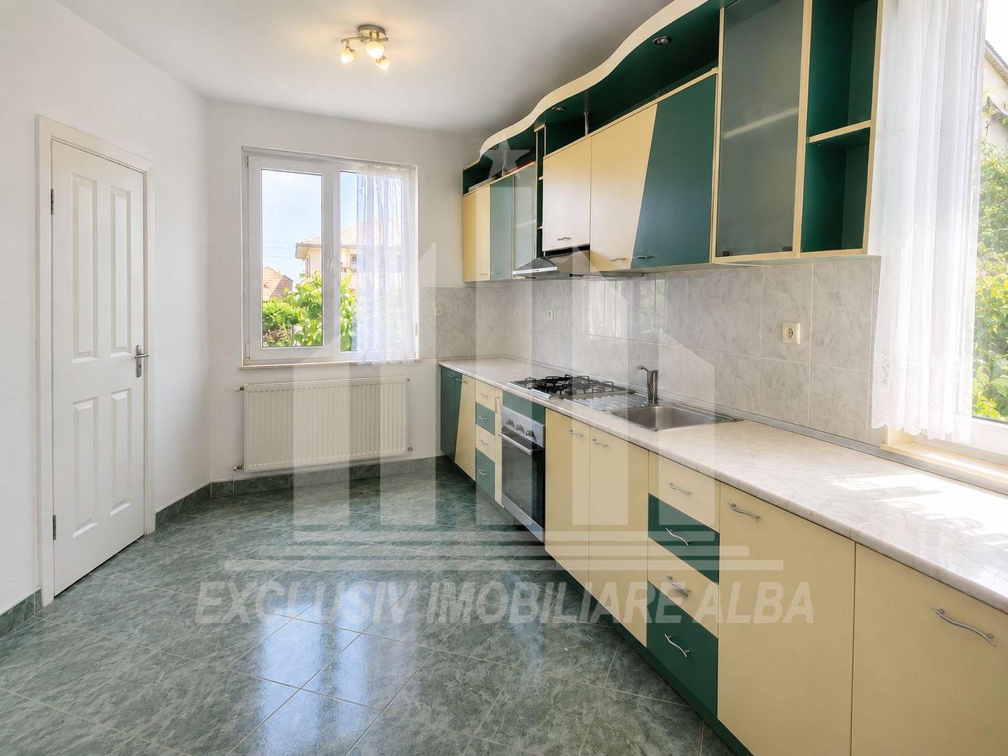 Casa individuala | 240 mp | 730 mp teren | Toate utilitatile | Cetate - Poză 3