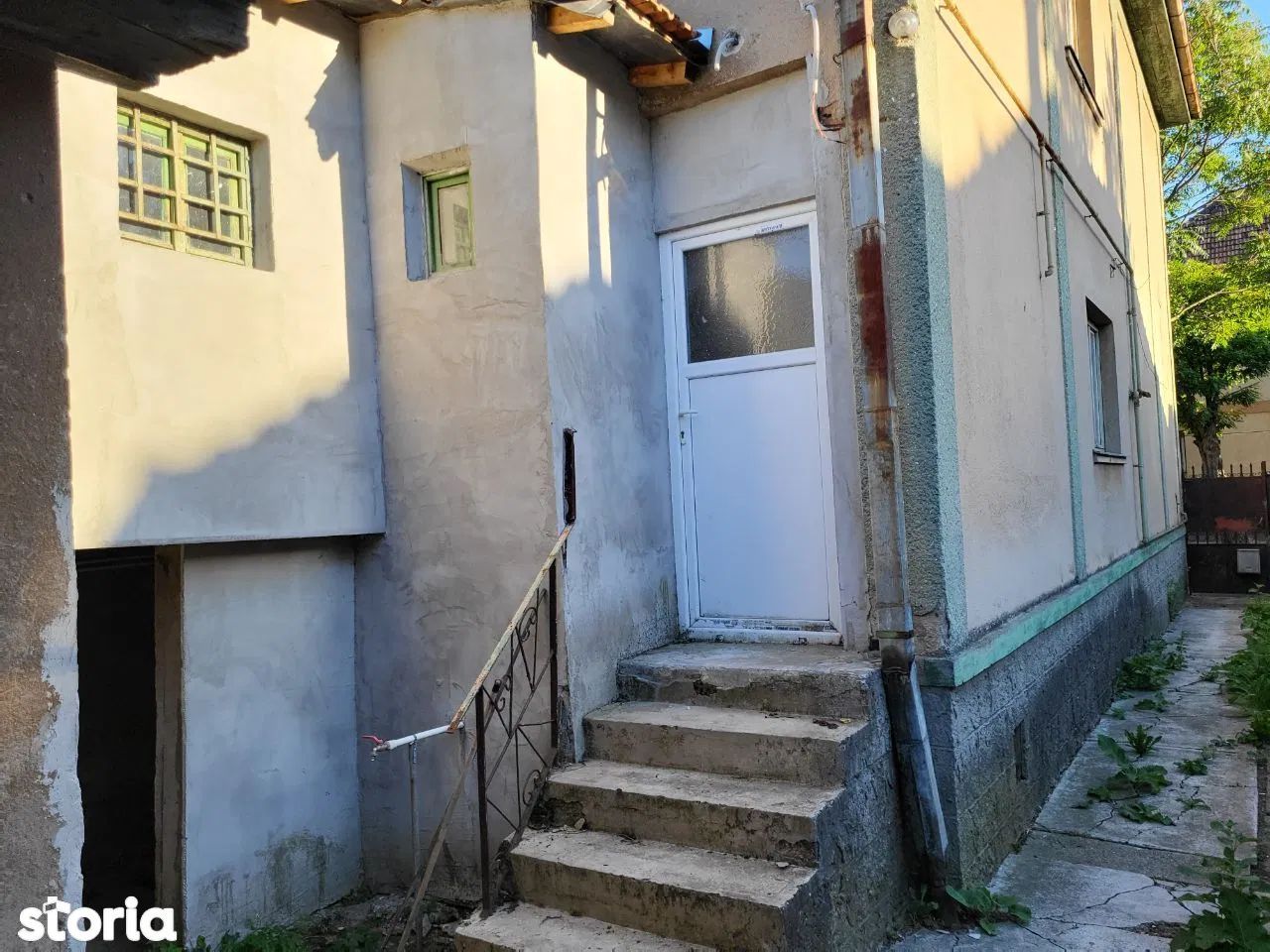 Ag. EUROPA vinde casa cu etaj, partial renovata în 14 Mai. - Poză 1