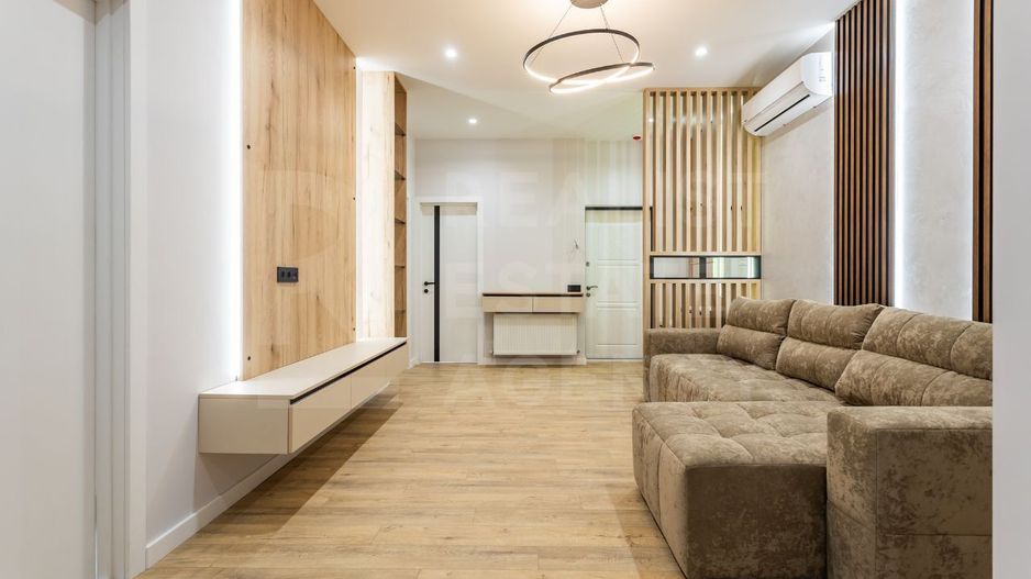 Vânzare, penthouse, 3 camere, strada Ioana Radu, Buiucani - Poză 1