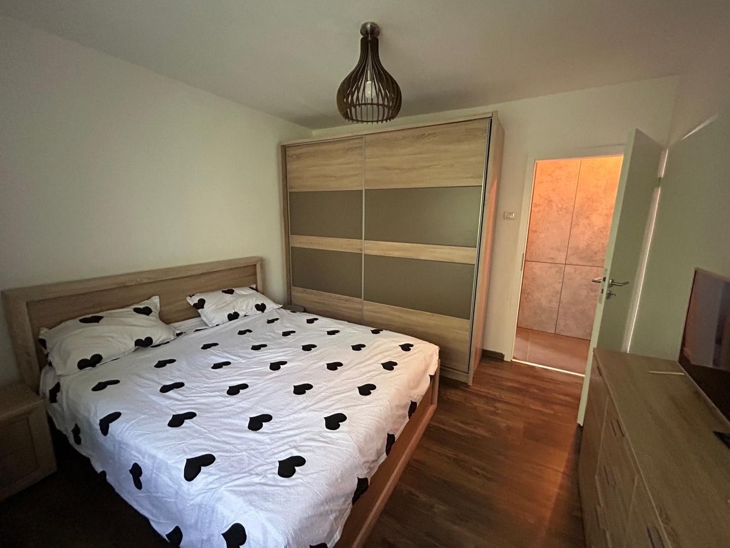 Apartament 3 camere I Centrala proprie I Zona Aradului - Poză 2