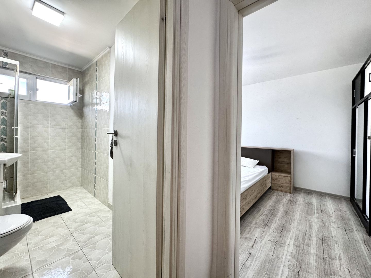Apartament 4 camere, spațios, in zona Centralǎ- Piața Mǎrǎști - Poză 7
