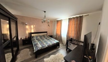 Casă 4 dormitoare și teren de 857 mp - zona Sântana de Mureș