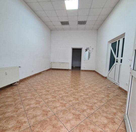 Spațiu de ÎNCHIRIAT CENTRAL - Poză 1